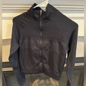 Women’s Fabletics spandex cropped zip up. Large